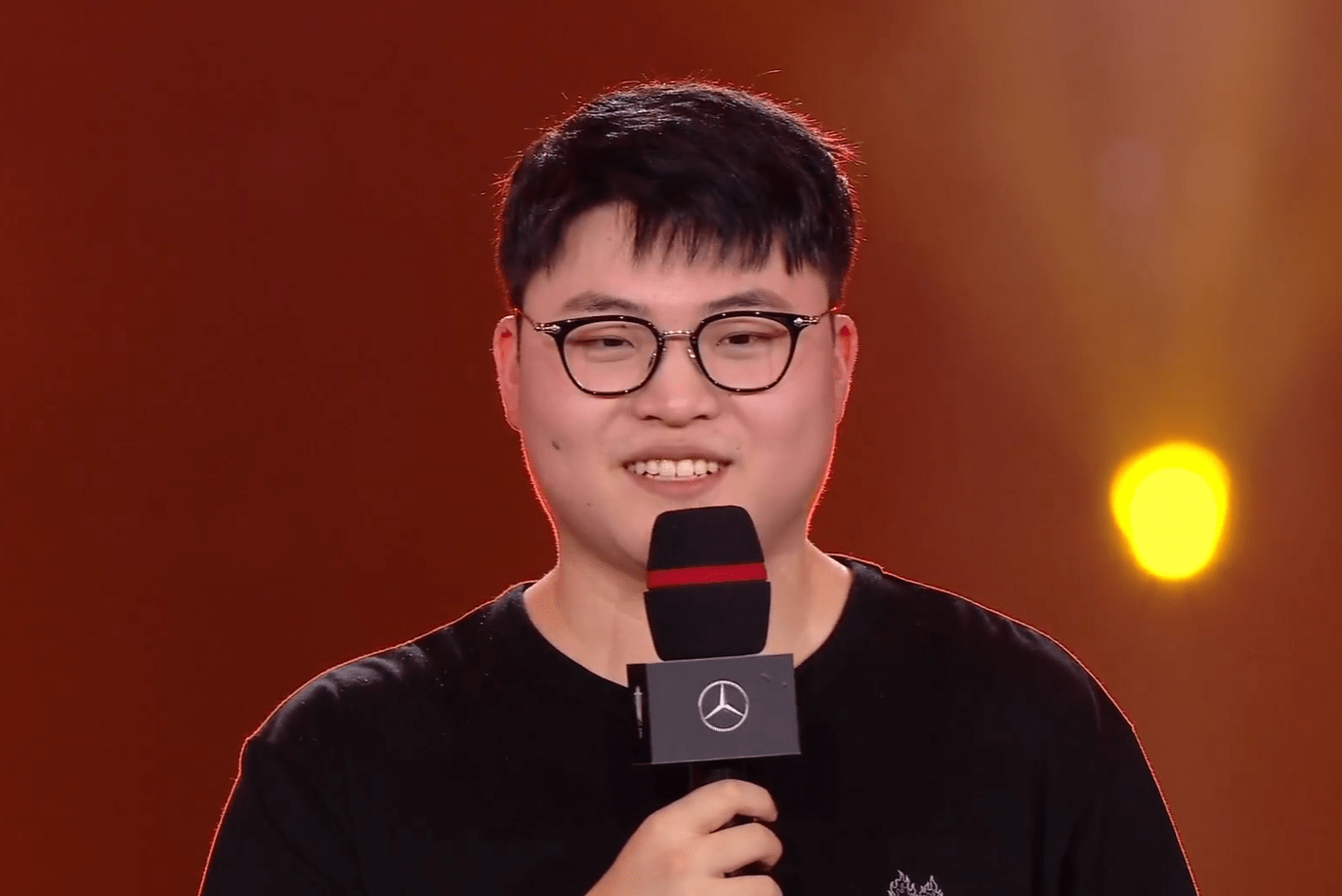 开云中国-从赛前门兴格拉德巴赫调整名单以备全明星赛到Uzi新星败北表现惊艳，穆古鲁扎与50激战塞尔维亚队分钟